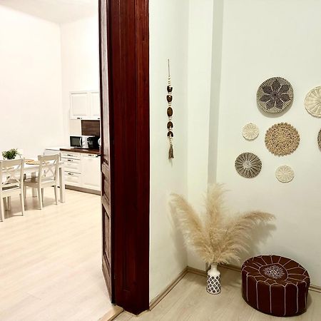 Apartment In Historical Part - Old Town Top Address Bratislava Eksteriør bilde