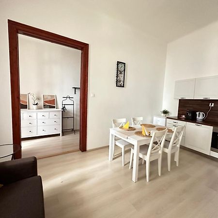 Apartment In Historical Part - Old Town Top Address Bratislava Eksteriør bilde