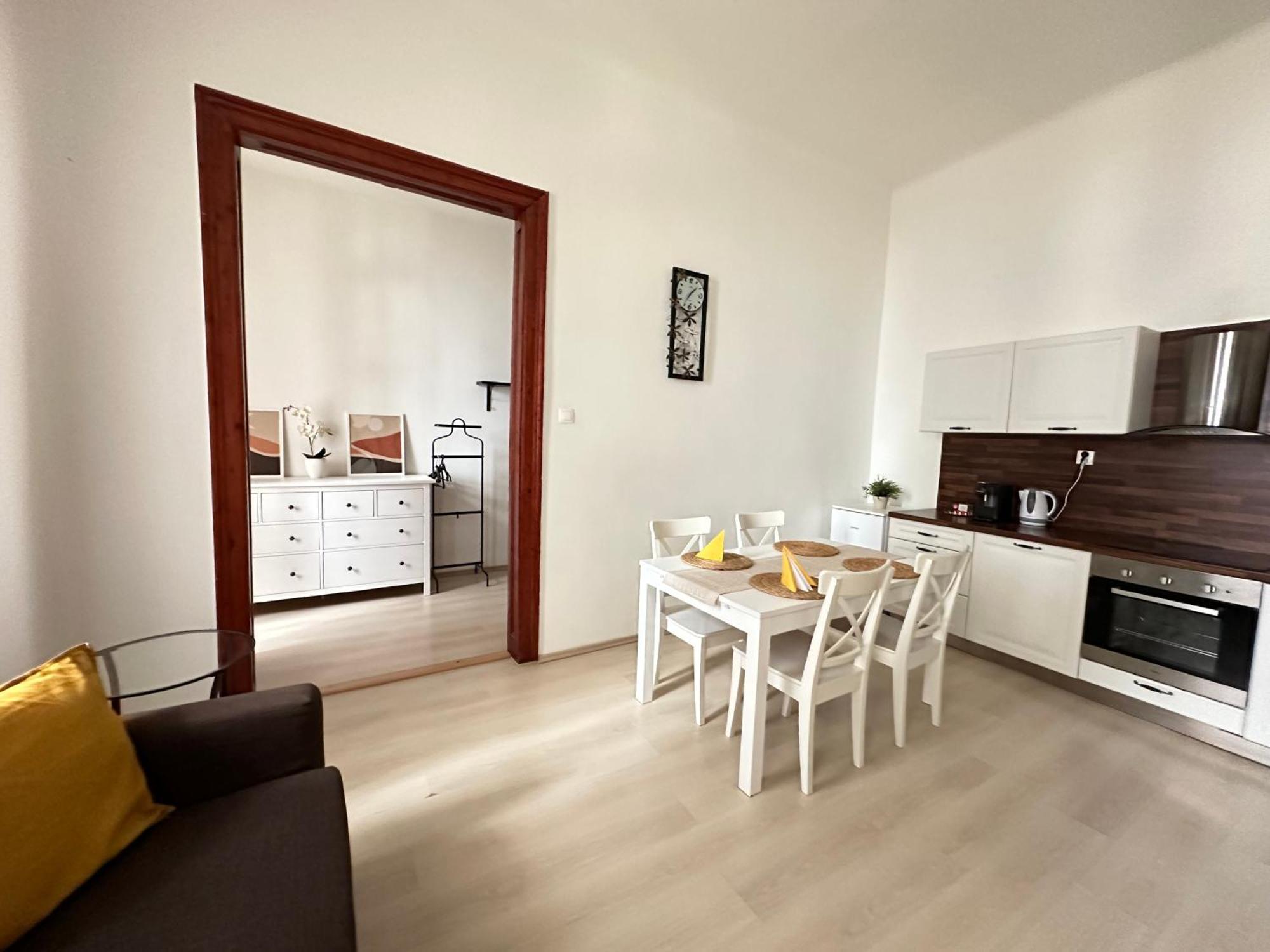 Apartment In Historical Part - Old Town Top Address Bratislava Eksteriør bilde